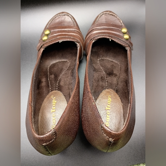 BareTraps Trina Leather Heels with Arch Support and Brass Button Detail - Picture 6 of 10